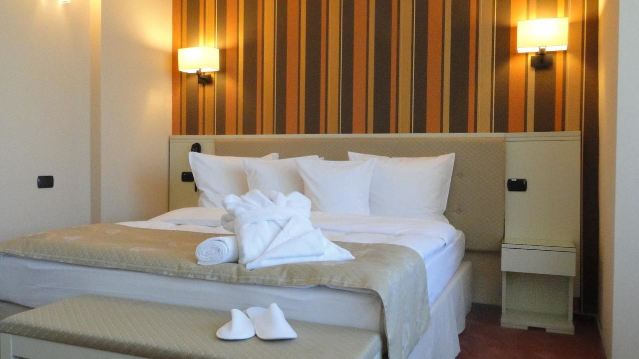 Отель Hotel Paradis Клуж-Напока